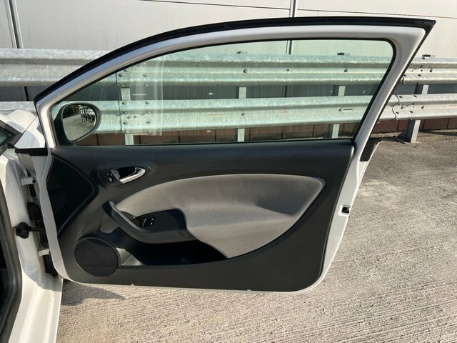 Seat Ibiza 1.4 Toca Sport Coupe Euro 5 White #28