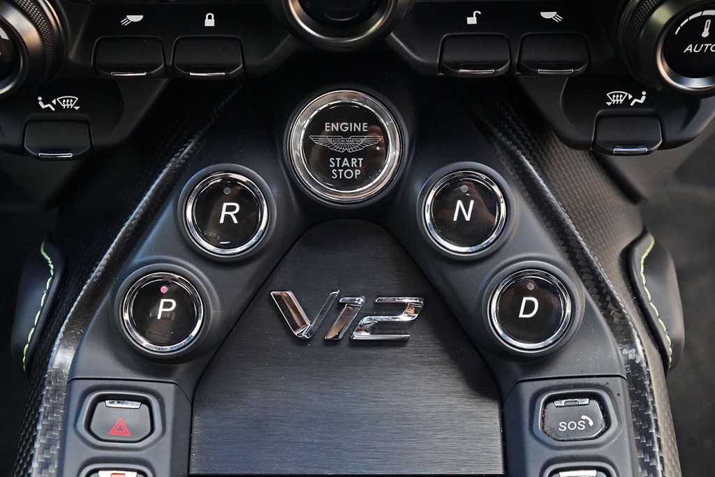 Aston Martin Vantage 5.2 V12 Biturbo Coupe Euro 6 Ss KY22HRO Red #22