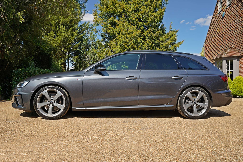 Audi A4 Black Edition 40 Tfsi #2