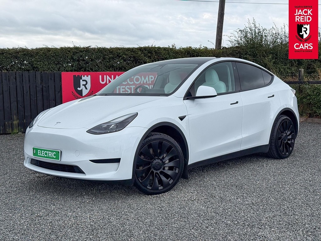 Tesla Model Y Suv White