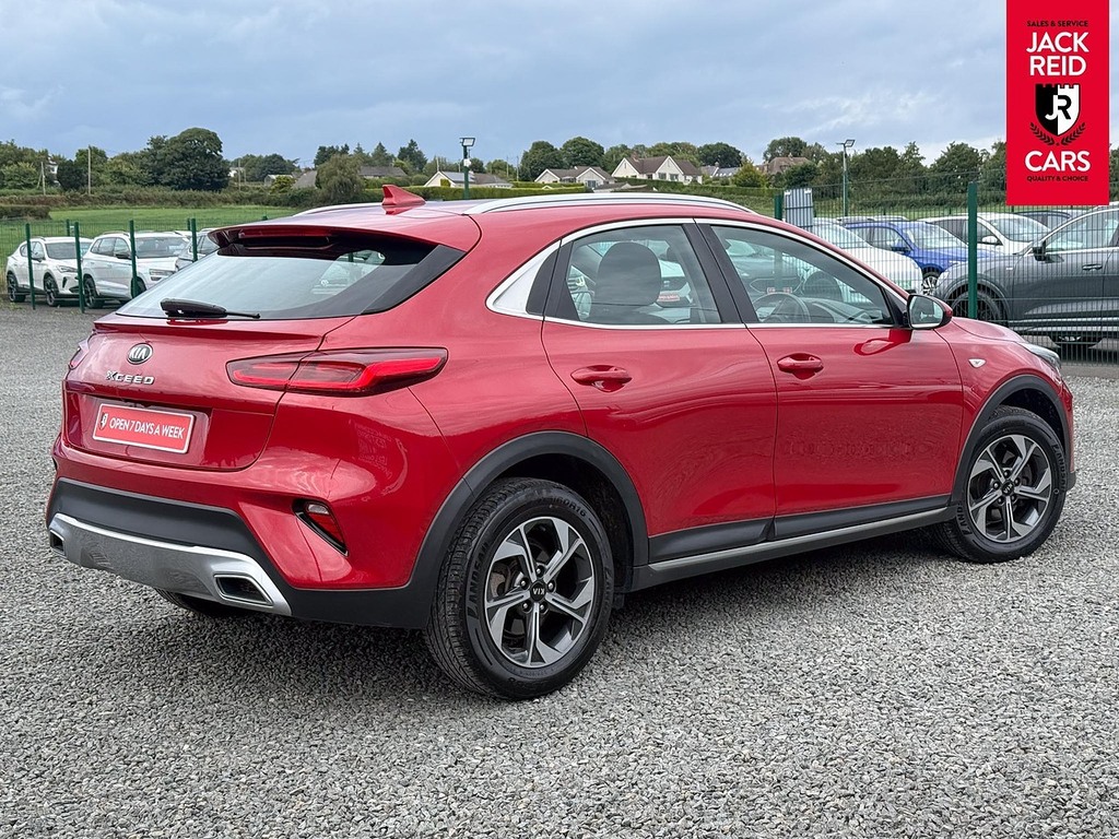 Kia Xceed Suv Red #4