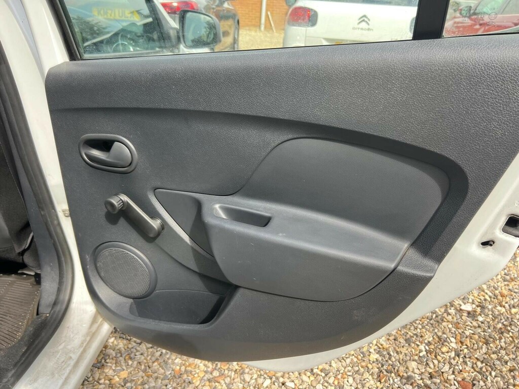 Dacia Sandero Hatchback 1.2 Ambiance Euro 6 201616 White #2