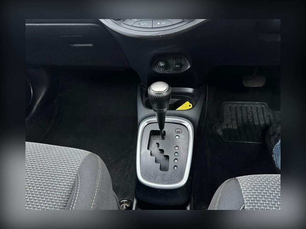 Toyota Yaris 1.3L Icon Blue #15