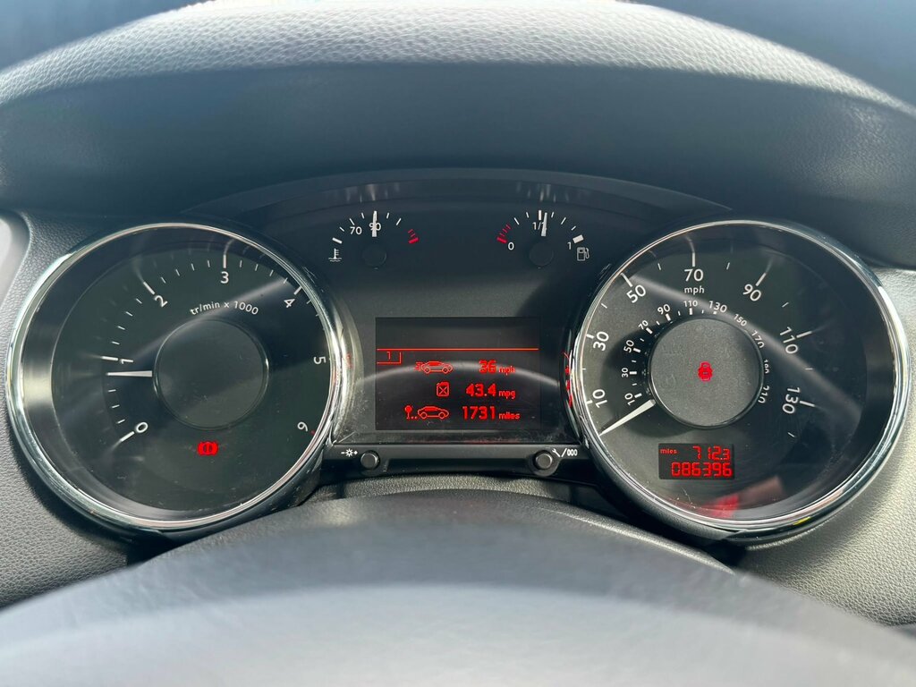 Peugeot 5008 Hdi Allure Black #31