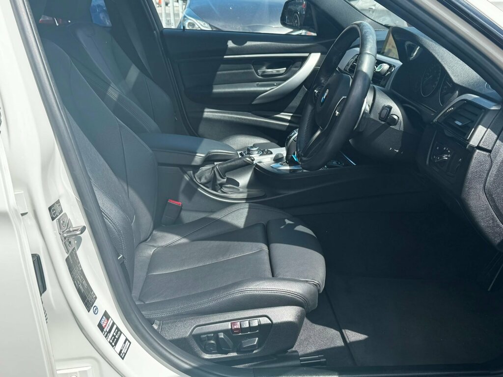 BMW 3 Series Saloon 2.0 320D Sport Saloon 2014 Red #43