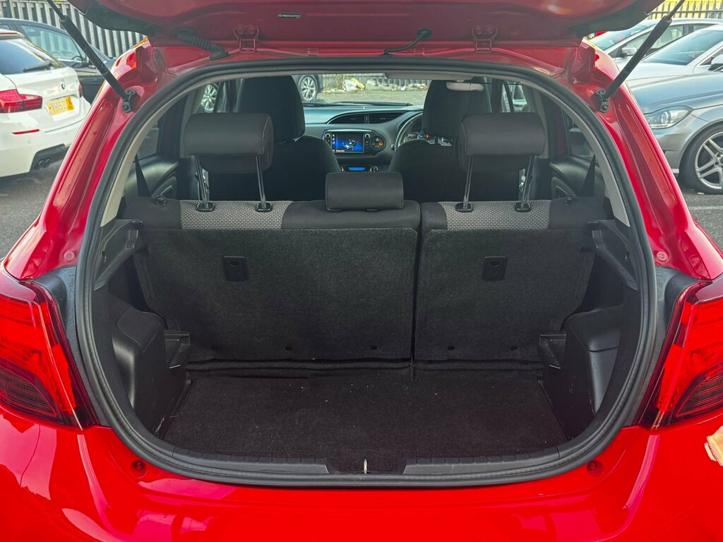 Toyota Yaris 1.33 Vvt-i Icon Red #36