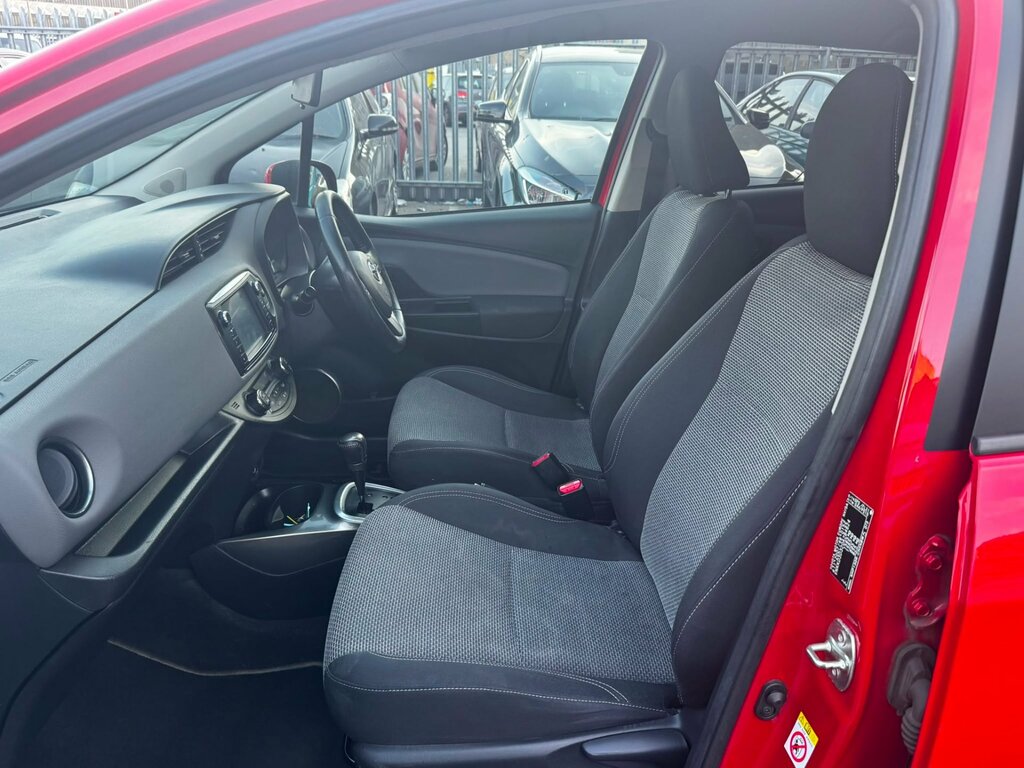Toyota Yaris 1.33 Vvt-i Icon Red #30