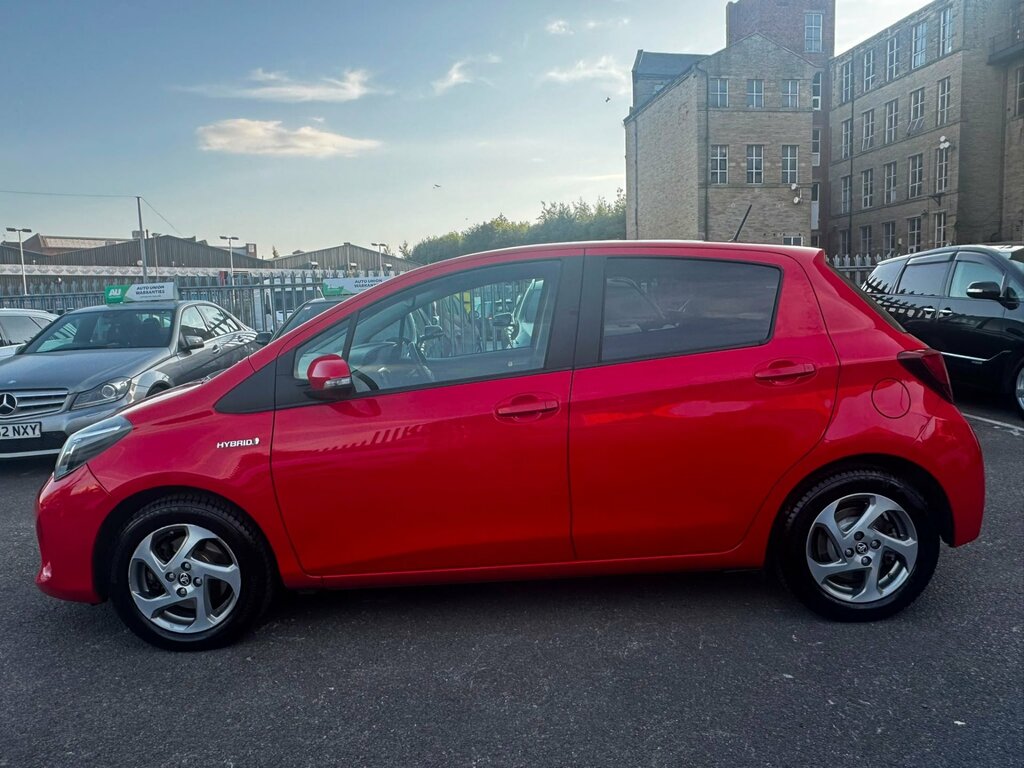 Toyota Yaris 1.33 Vvt-i Icon Red #3