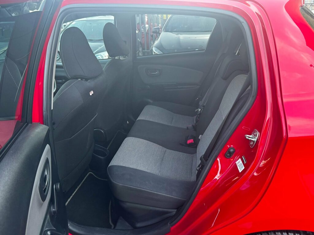 Toyota Yaris 1.33 Vvt-i Icon Red #34