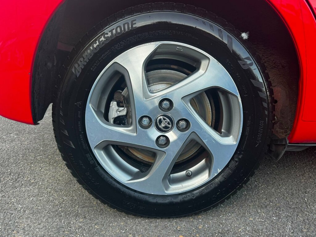 Toyota Yaris 1.33 Vvt-i Icon Red #42
