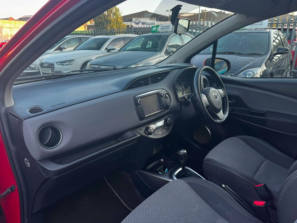 Toyota Yaris 1.33 Vvt-i Icon Red #32
