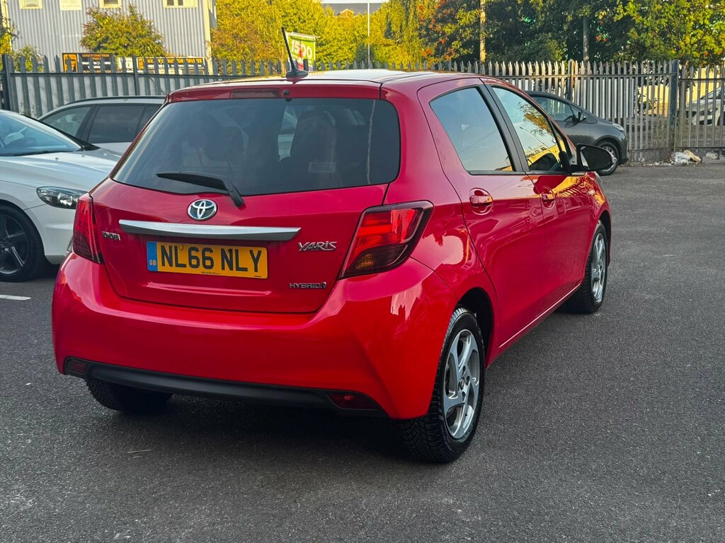 Toyota Yaris 1.33 Vvt-i Icon Red #5