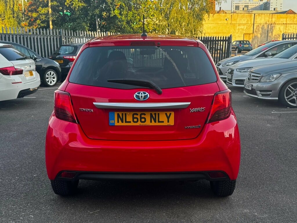 Toyota Yaris 1.33 Vvt-i Icon Red #11