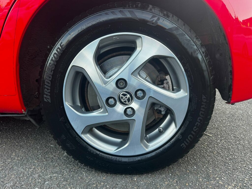 Toyota Yaris 1.33 Vvt-i Icon Red #39
