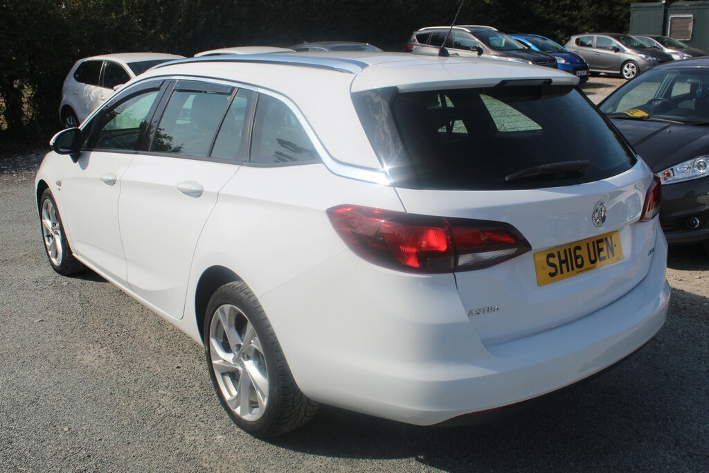 Vauxhall Astra 1.6 Cdti Sri White #6