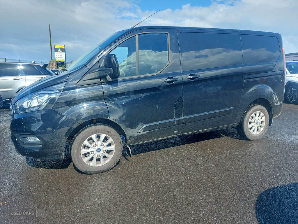 Ford Transit Custom 2.0 Ecoblue 130Ps Low Roof Limited Van Black