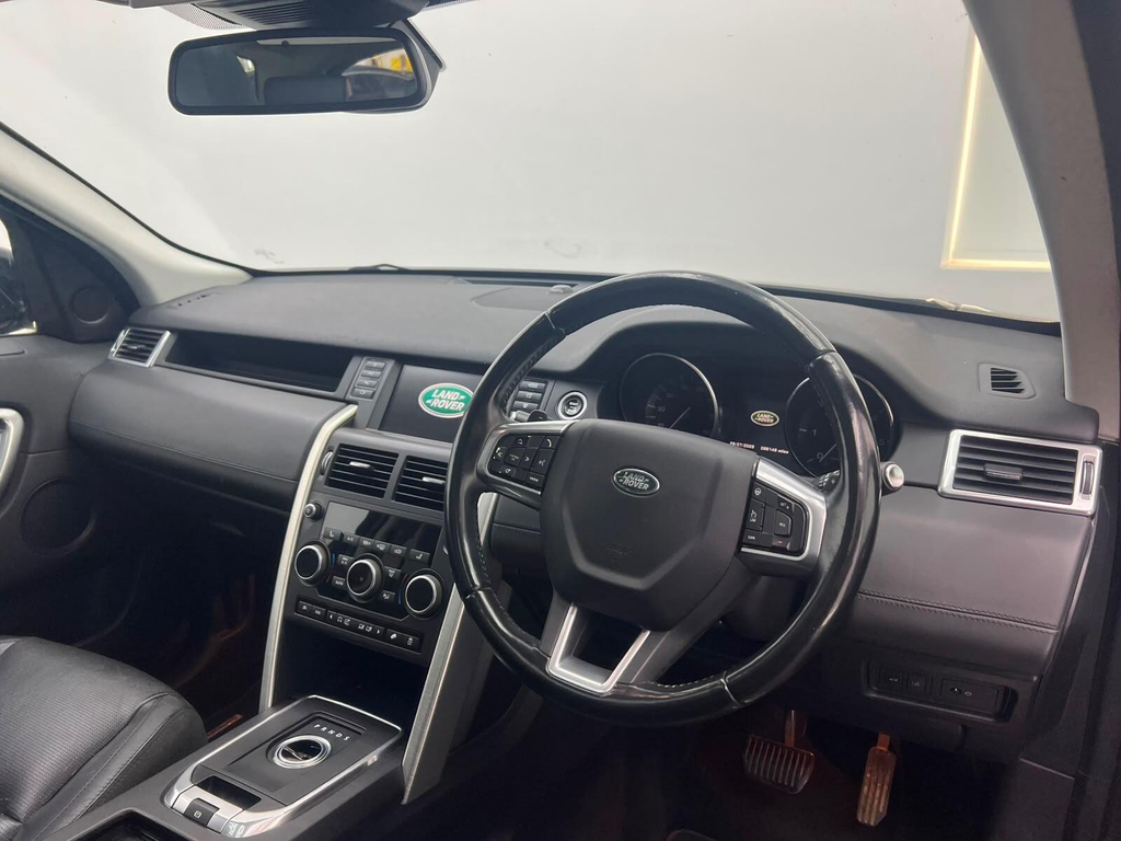 Land Rover Discovery Sport Se Tech Black #18