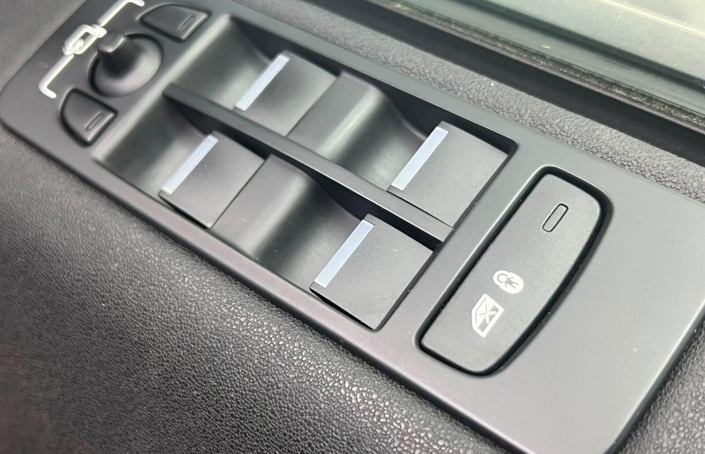 Land Rover Discovery Sport Se Tech Black #29