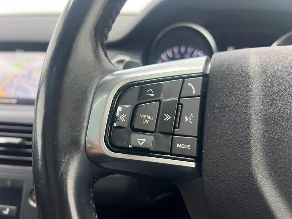 Land Rover Discovery Sport Se Tech Black #31