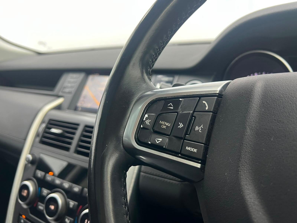 Land Rover Discovery Sport Se Tech Black #32