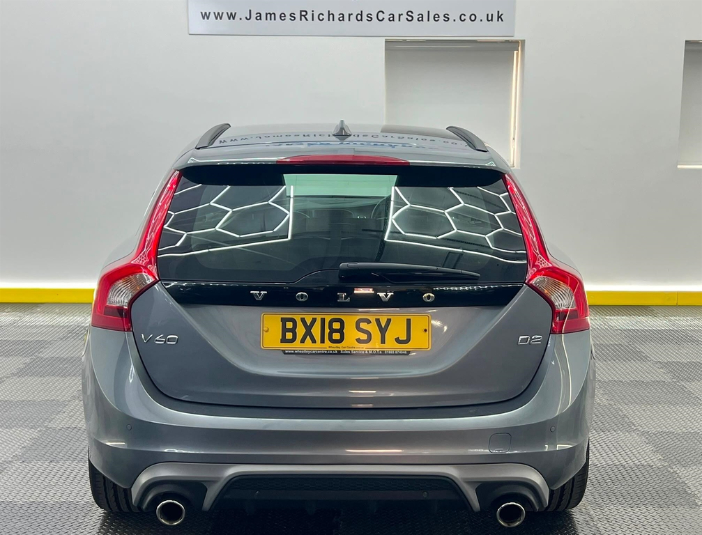 Volvo V60 2.0 D4 Momentum Pro Estate Silver #11