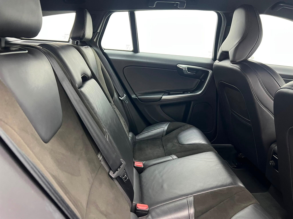 Volvo V60 2.0 D4 Momentum Pro Estate Silver #22
