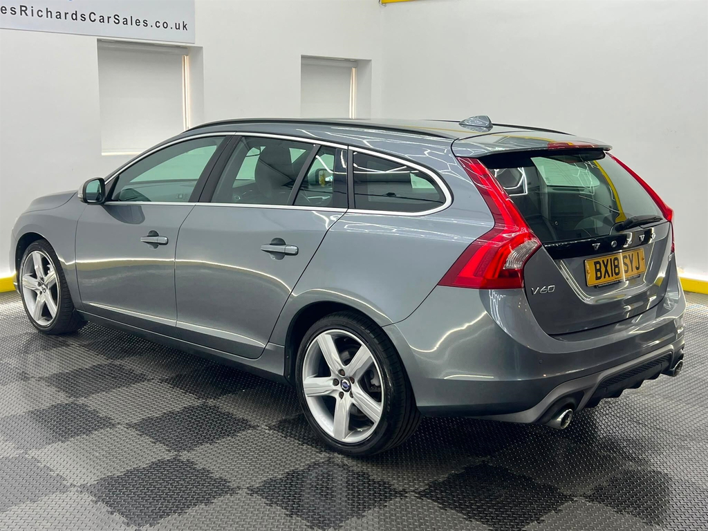 Volvo V60 2.0 D4 Momentum Pro Estate Silver #9