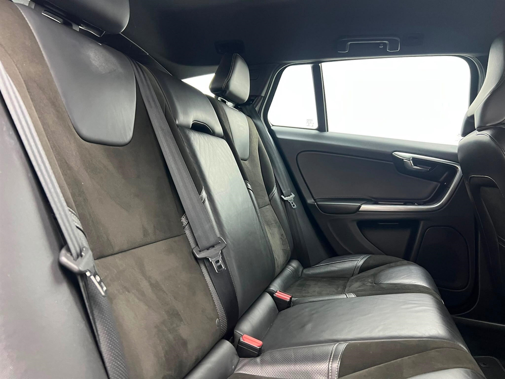 Volvo V60 2.0 D4 Momentum Pro Estate Silver #21