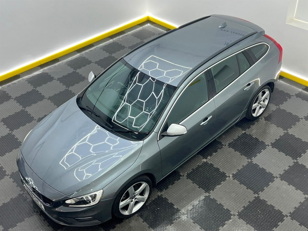 Volvo V60 2.0 D4 Momentum Pro Estate Silver #7
