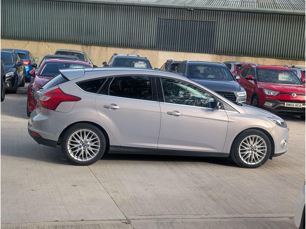 Ford Focus Estate 1.6 Tdci Zetec Euro 5 Ss 201161 Black #2