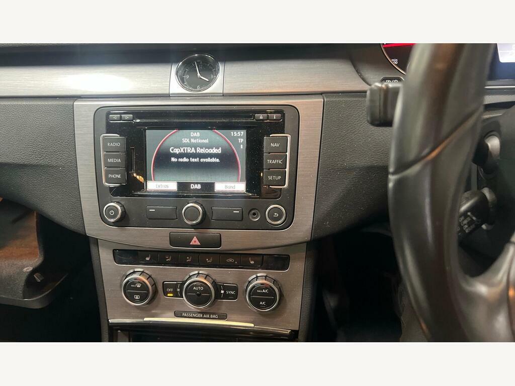 Volkswagen Passat Saloon 1.6 Tdi Bluemotion Tech Executive Euro 5 S Silver #9