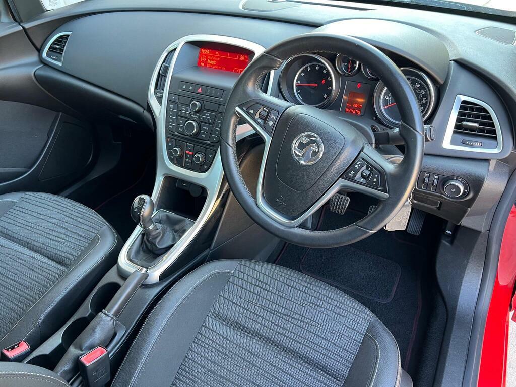Vauxhall Astra 1.6I Design Sports Tourer Estate #12