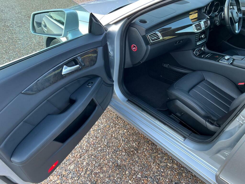 Mercedes-Benz CLS 3.0 Cls350 Cdi V6 Blueefficiency Amg Sport Shootin #16