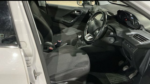 Peugeot 208 1.2 Puretech Tech Edition Hatchback Man White #6