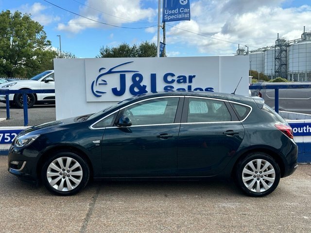 Vauxhall Astra 1.6 16V Elite Hatchback Euro 5 Green #3