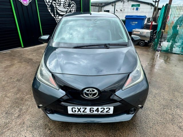 Toyota Aygo X-play 1.0 X-shift Red #8