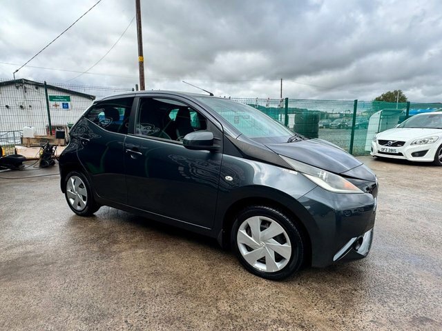 Toyota Aygo X-play 1.0 X-shift Red #7