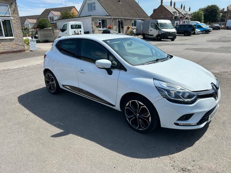 Renault Clio Clio Iconic Tce White