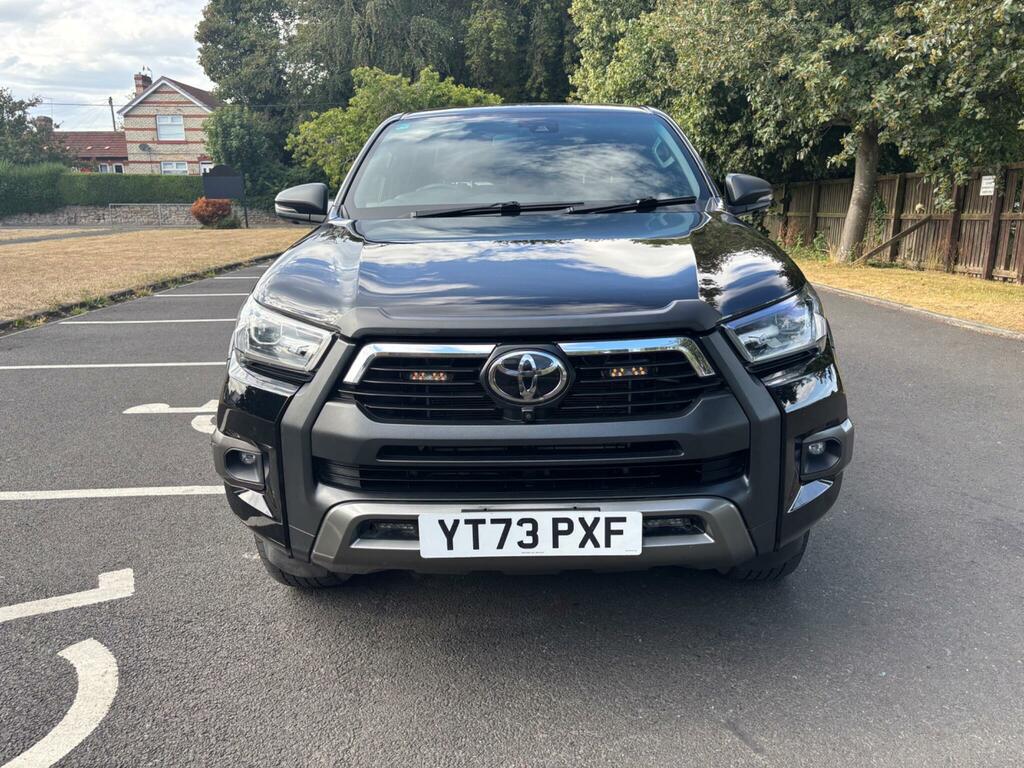 Toyota HILUX 2.8 D-4d Invincible X 4Wd Euro 6 Ss Black #2