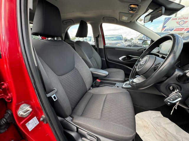 Toyota Yaris 2023 1.5 Vvt-h Icon E-cvt Euro 6 Ss Red #4