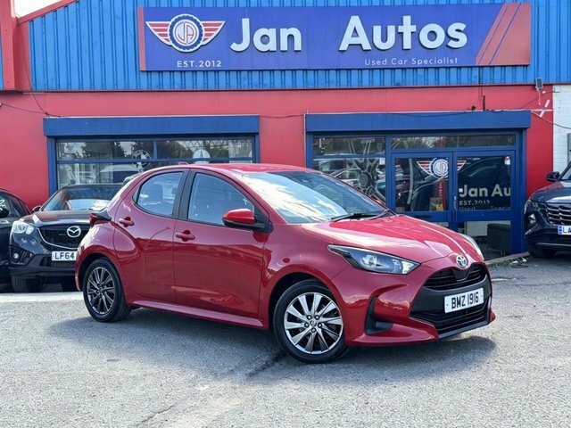 Toyota Yaris 2023 1.5 Vvt-h Icon E-cvt Euro 6 Ss Red