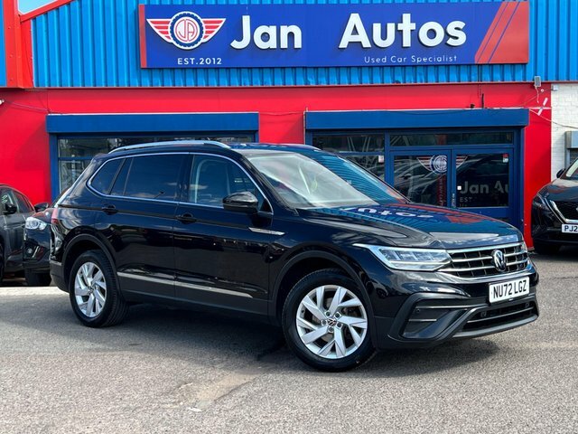 Volkswagen Tiguan Allspace 2022 1.5 Tsi Life Dsg Euro 6 Ss Black