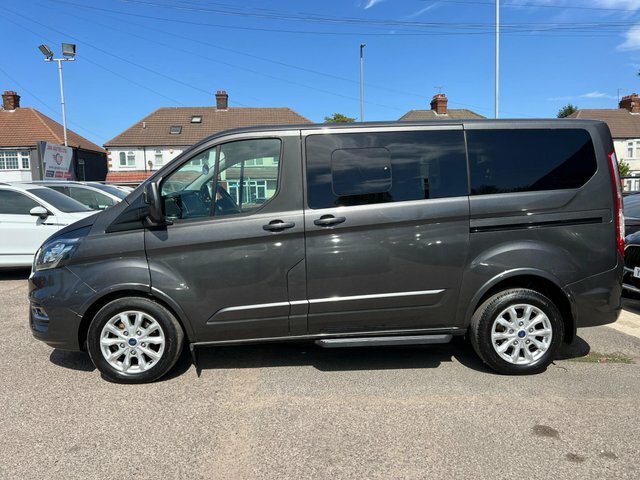 Ford Tourneo Custom 2.0 Ecoblue 130Ps Low Roof 9 Seater Standard Roof Black #14
