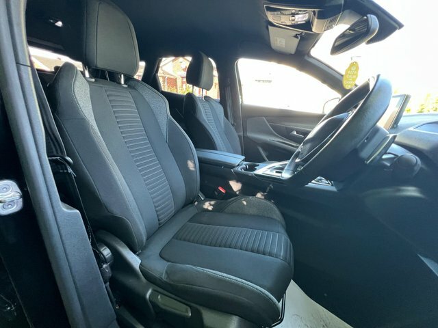 Peugeot 3008 2023 1.2 Puretech Active Premium Eat Euro 6 Ss Black #4