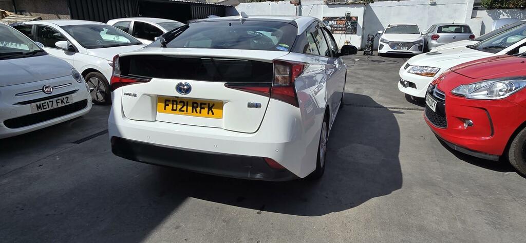 Toyota Prius Hybrid 1.8 White #6