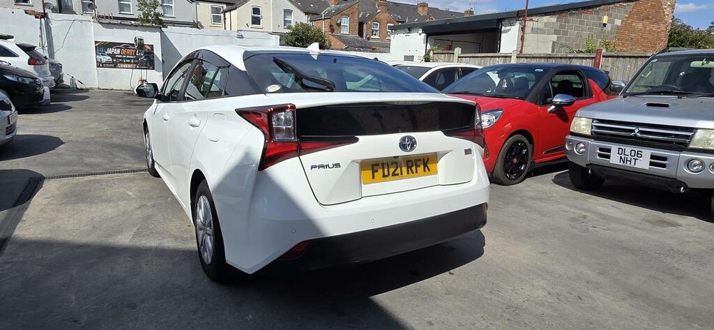 Toyota Prius Hybrid 1.8 White #4