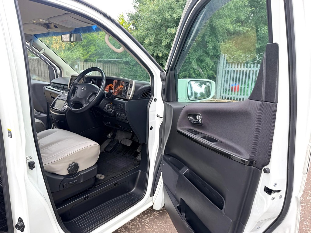 Nissan Elgrand Black #10