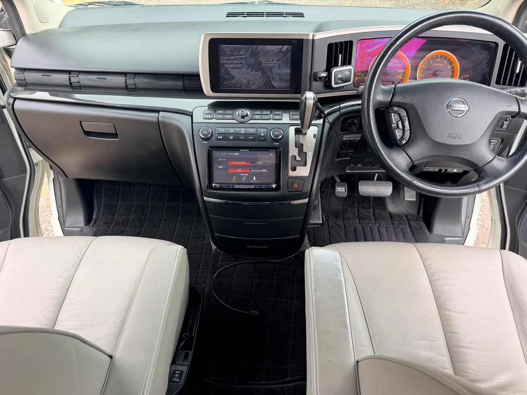 Nissan Elgrand Black #9