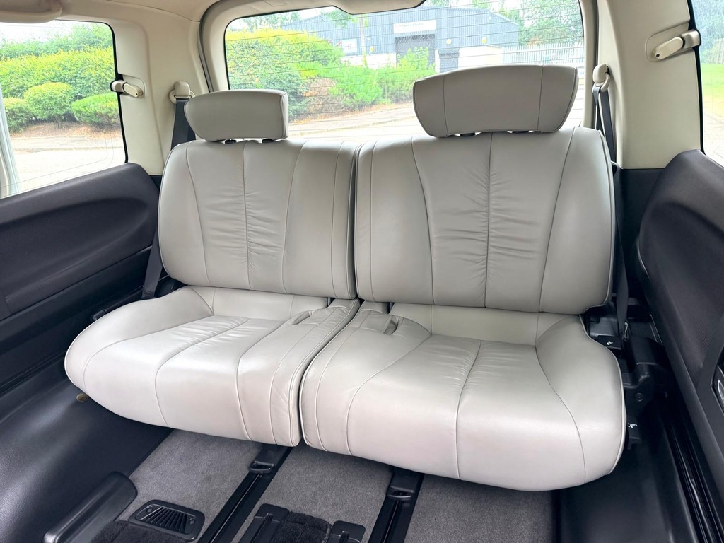 Nissan Elgrand Black #14