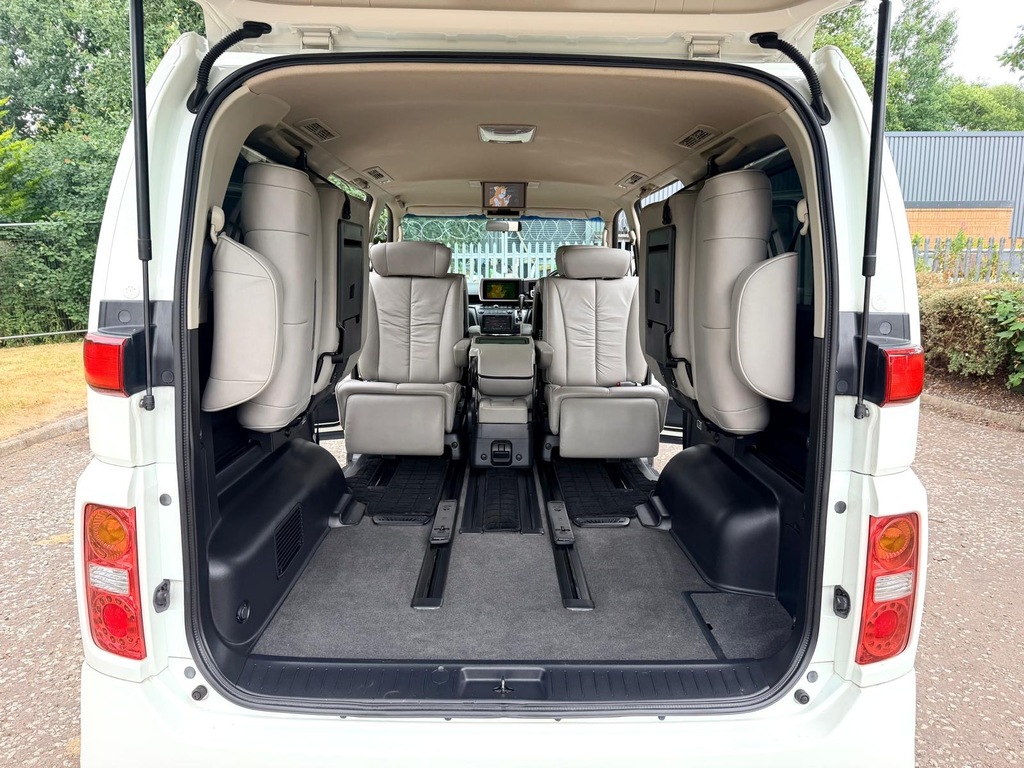 Nissan Elgrand Black #16